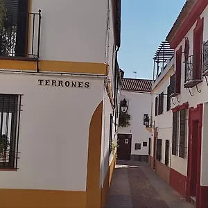 San Basilio's Red House Frühstückspension